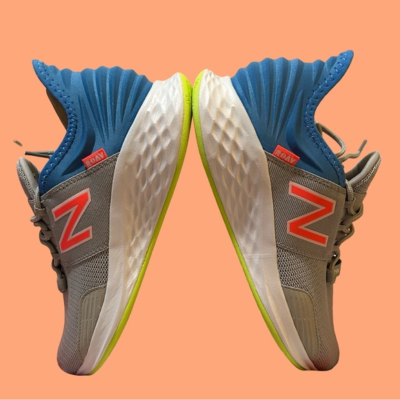 NWT! NEW BALANCE ROV WOMENS SNEAKERS, SIZE 10. GRAY, BLUE, BRIGHT YELLOW. NO BOX - Picture 10 of 16